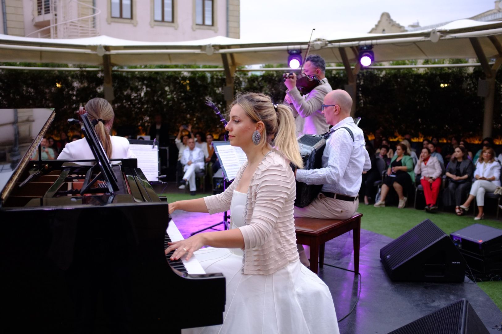 Slider Image 1