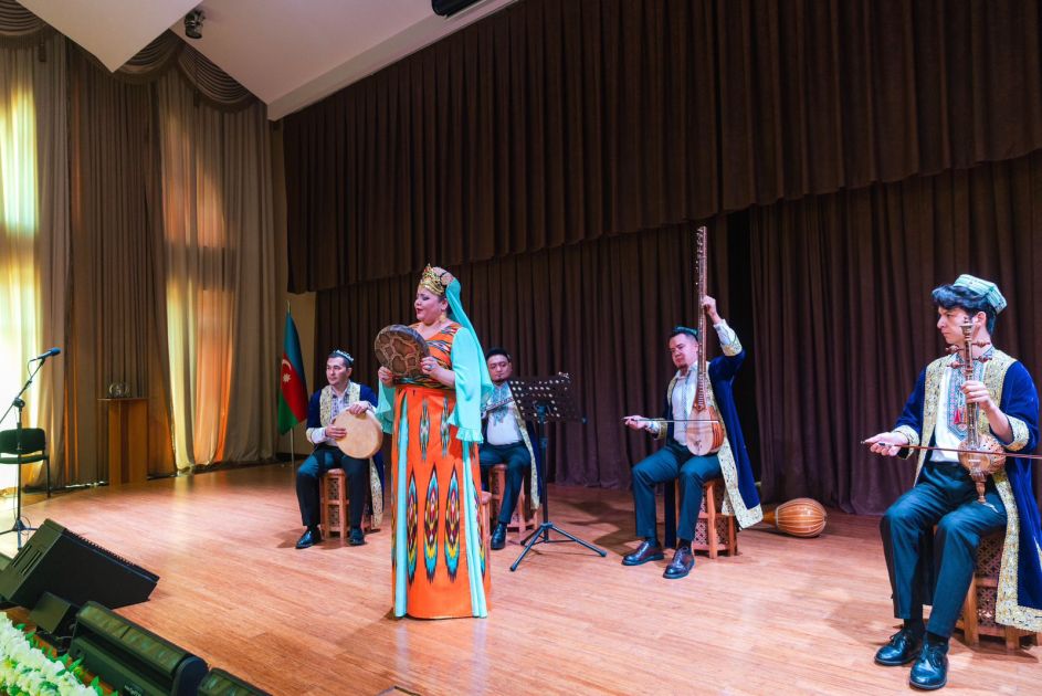 International mugham performers' competition underway [PHOTOS]