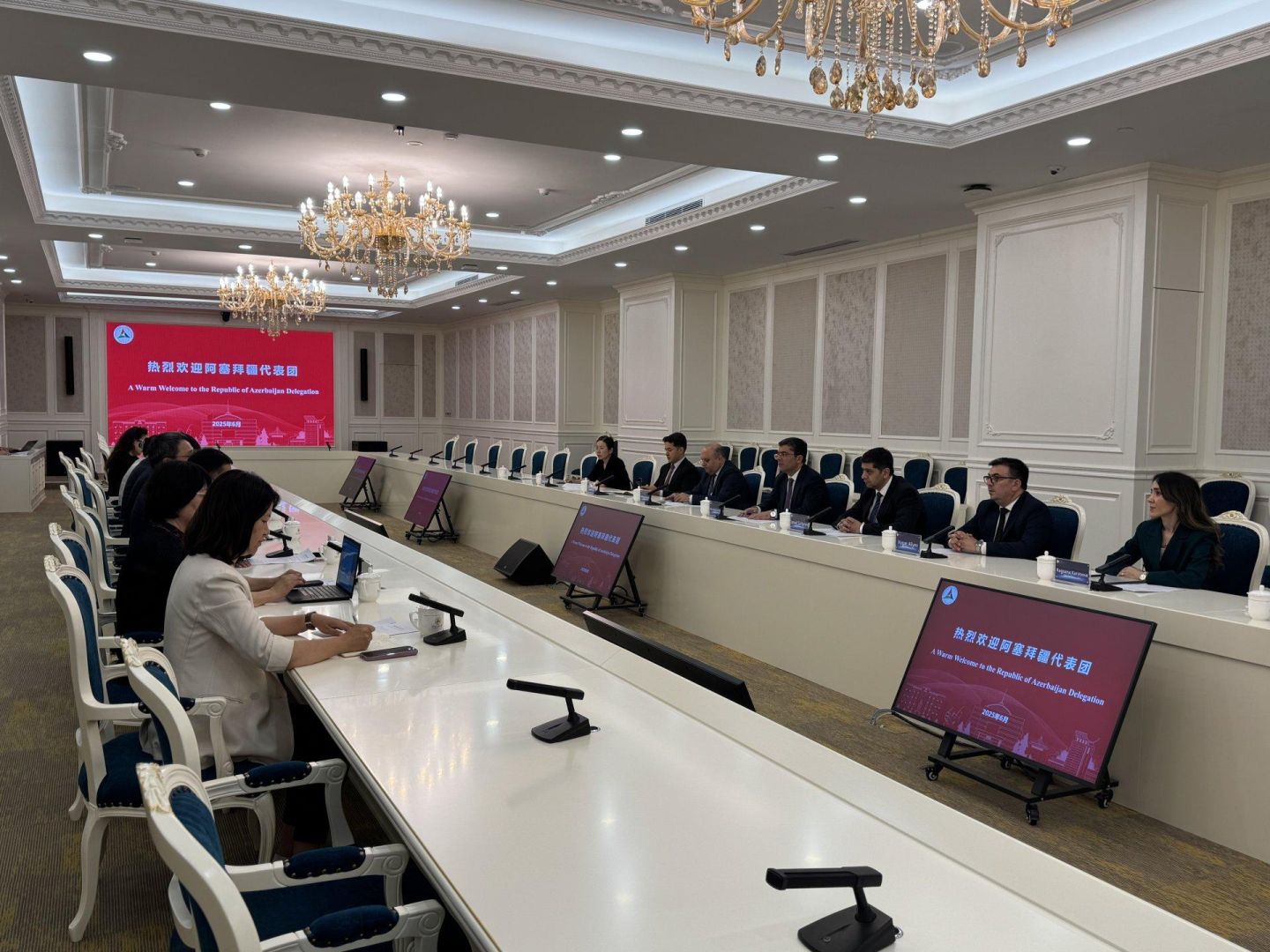 Azerbaijani delegation explores media cooperation during visit to China [PHOTOS]
