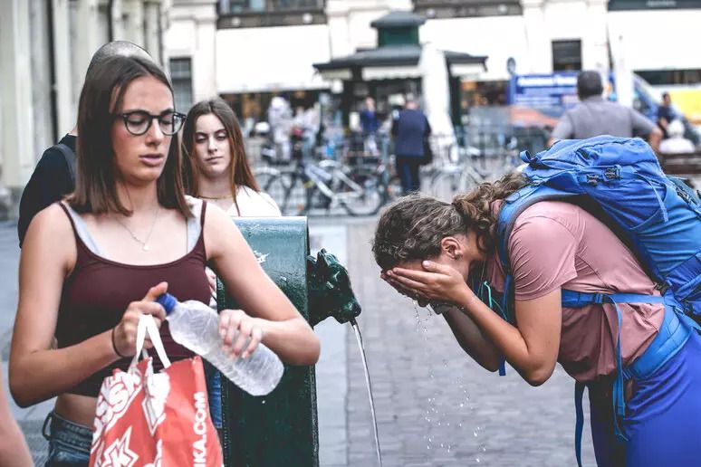 Six Italian cities on red alert as heatwave approaches peak