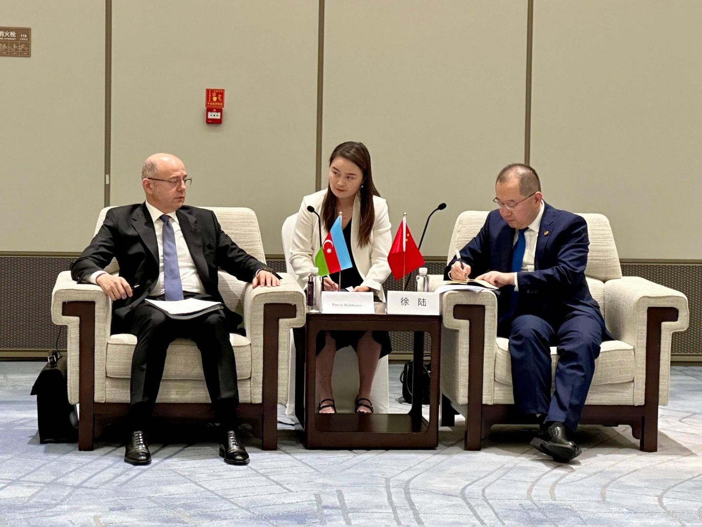Azerbaijan signs agreement with China’s EPPEI to study electricity transmission network [PHOTOS]