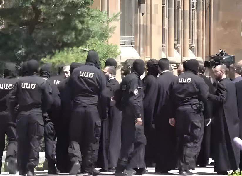 Tensions rise in Armenia as NSS attempts to detain Archbishop Ajapahian sparks public resistance