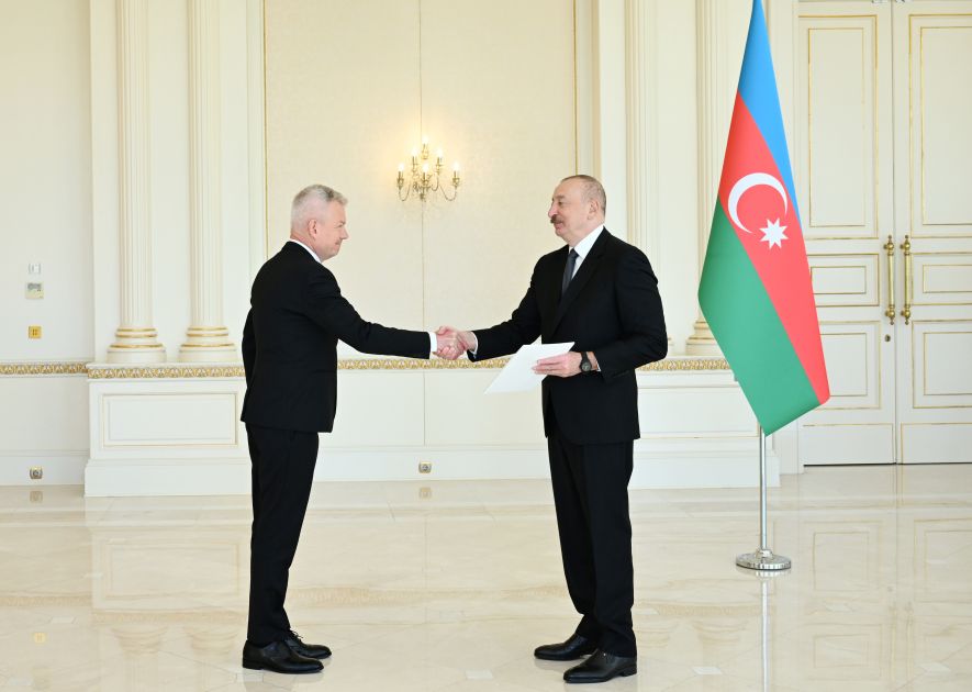 President Ilham Aliyev accepts credentials of Poland's newly appointed ambassador [PHOTOS/VIDEO]