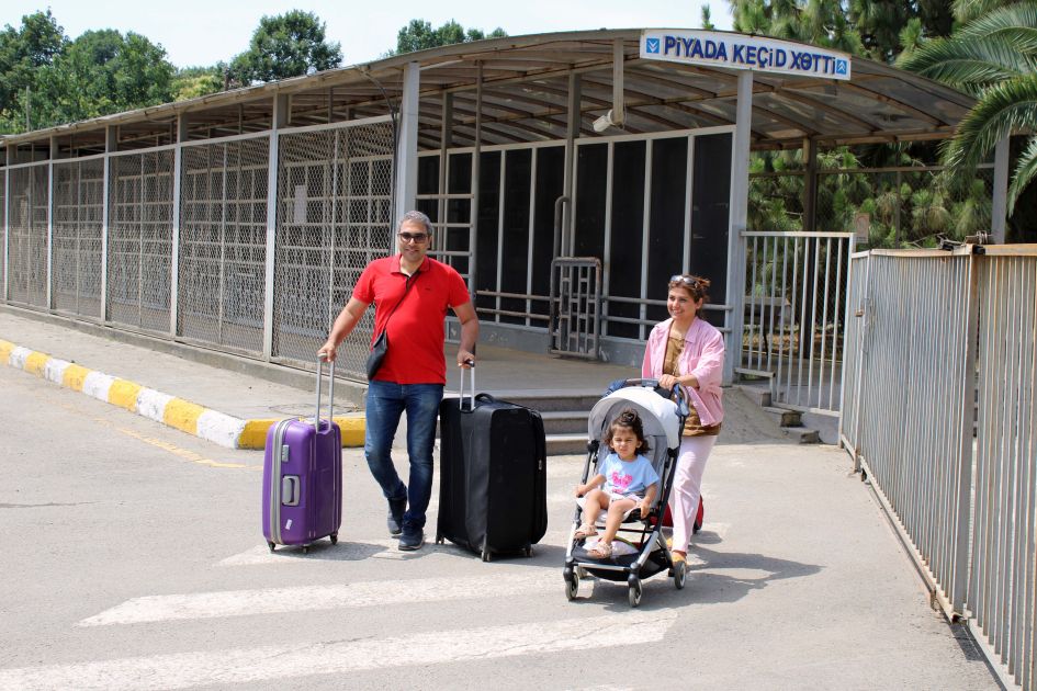 Azerbaijan assists in evacuation of foreign citizens of Iranian origin through Astara border