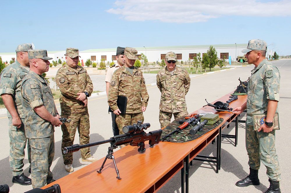 Azerbaijan, Kazakhstan hold defense cooperation meeting in Baku [PHOTOS]