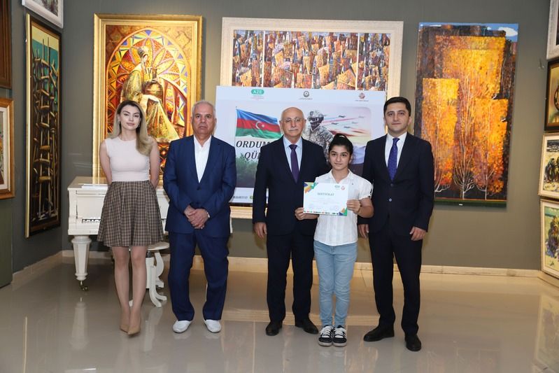 Khatai Arts Center opens exhibition timed to Armed Forces Day [PHOTOS]
