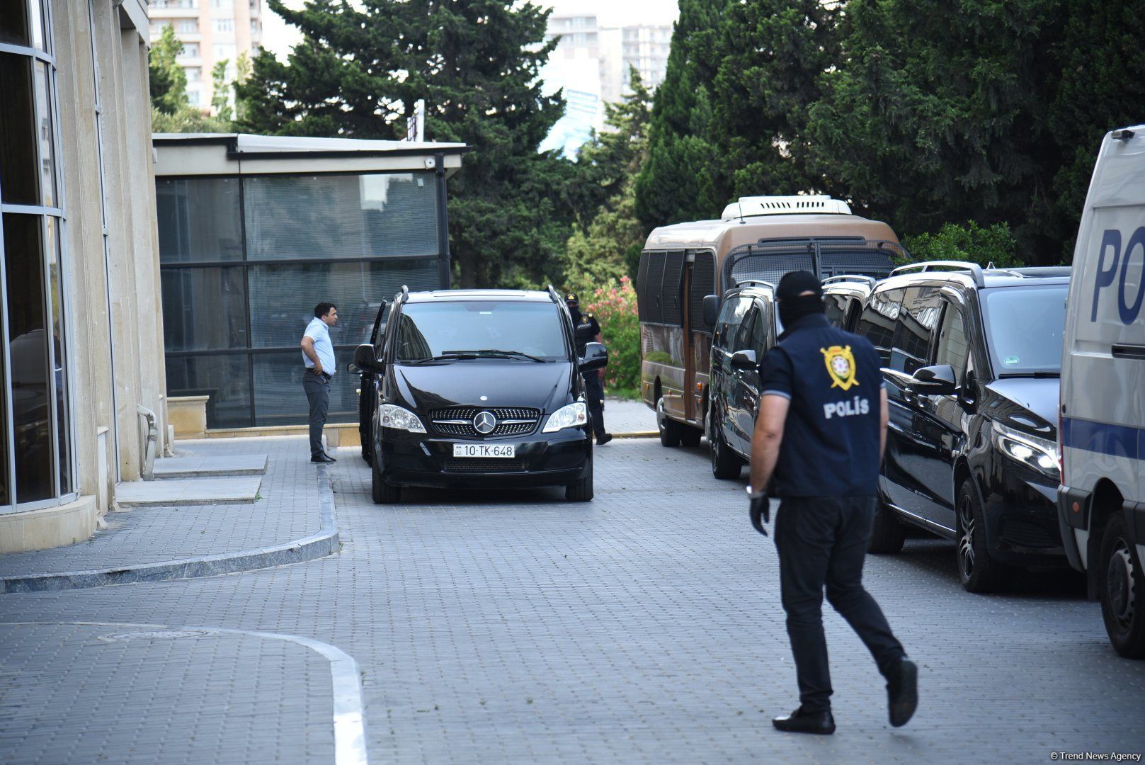 Police operation underway at Sputnik-Azerbaijan office [PHOTOS/VIDEO]