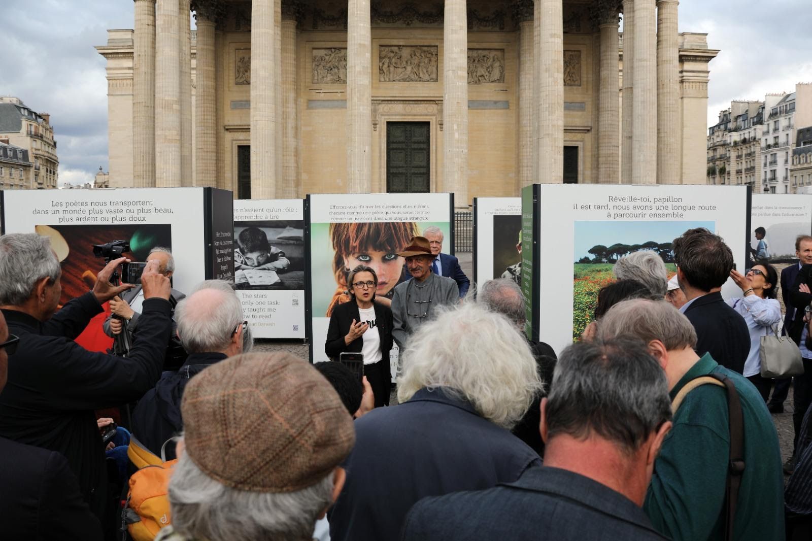 Reza Deghati's photo exhibition held in Paris