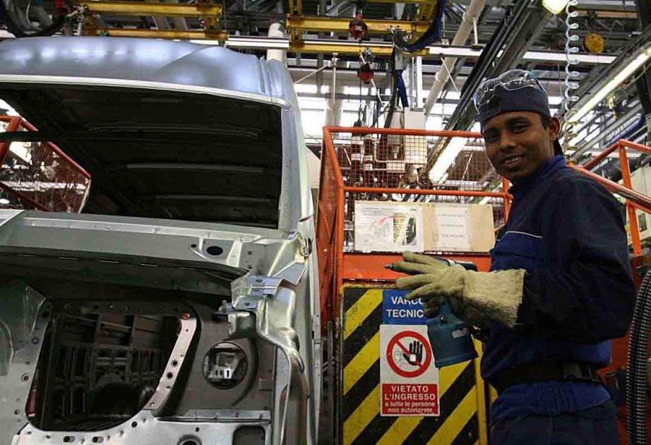 Italy accept up to 500,000 foreign workers in next three years