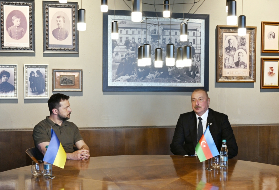 Ukrainian president makes phone call to President Ilham Aliyev