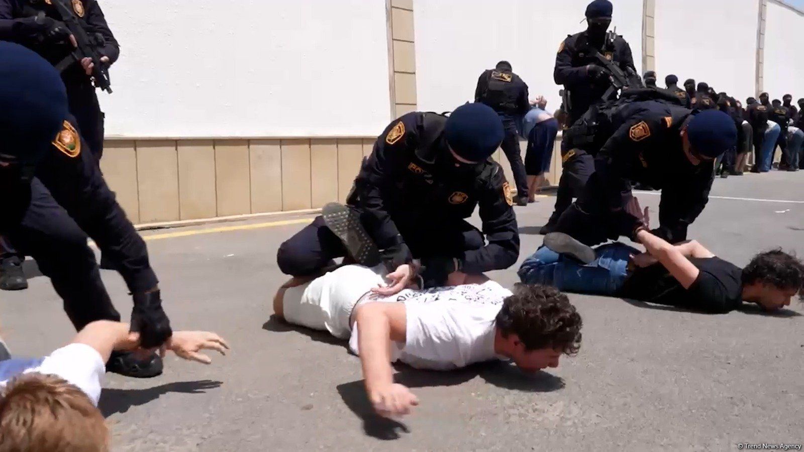 Russian nationals detained in Baku over drug trafficking and cyber fraud operations [VIDEO]
