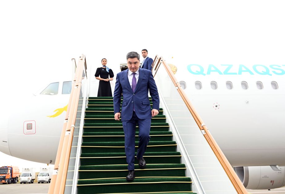 Kazakhstan’s Prime Minister arrives in Azerbaijan for ECO’s 17th summit