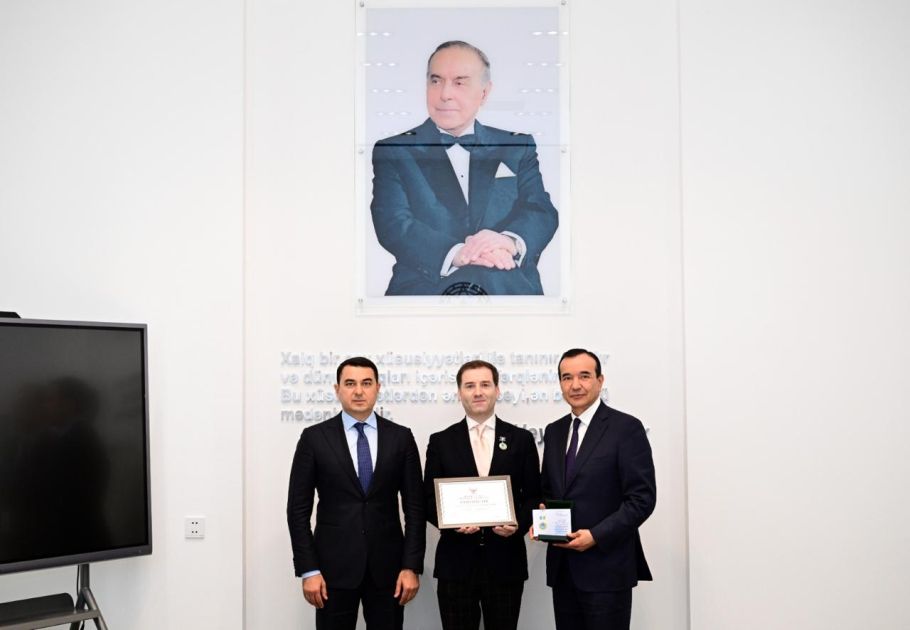 Uzbekistan awards People's Artist Sahib Pashazade with Cultural Envoy medal [PHOTOS]