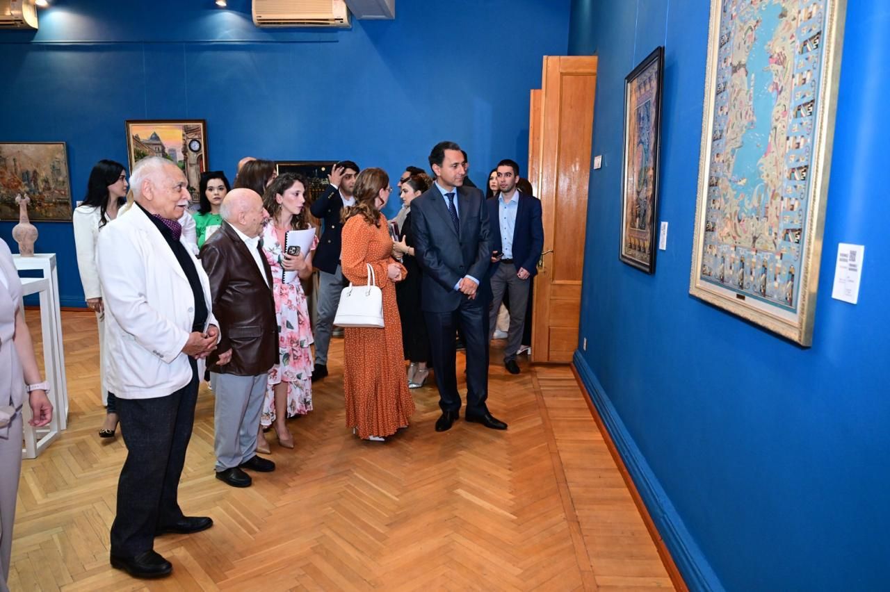 Baku Museum Center displays art works by young artists [PHOTOS]