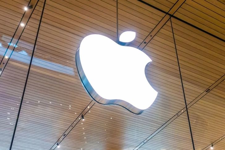 Upcoming iPhone 17e and MacBook Pro expected in H1 2026