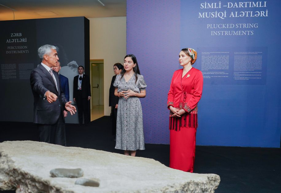 Daughter of Chairman of Halk Maslahaty of Turkmenistan Oguljahan Atabayeva visits Heydar Aliyev Center [PHOTOS]