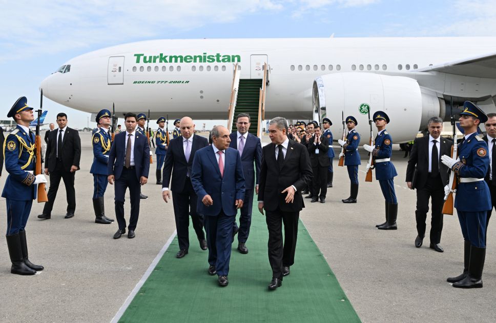 Chairman of Halk Maslahaty of Turkmenistan arrives in Azerbaijan [PHOTOS]