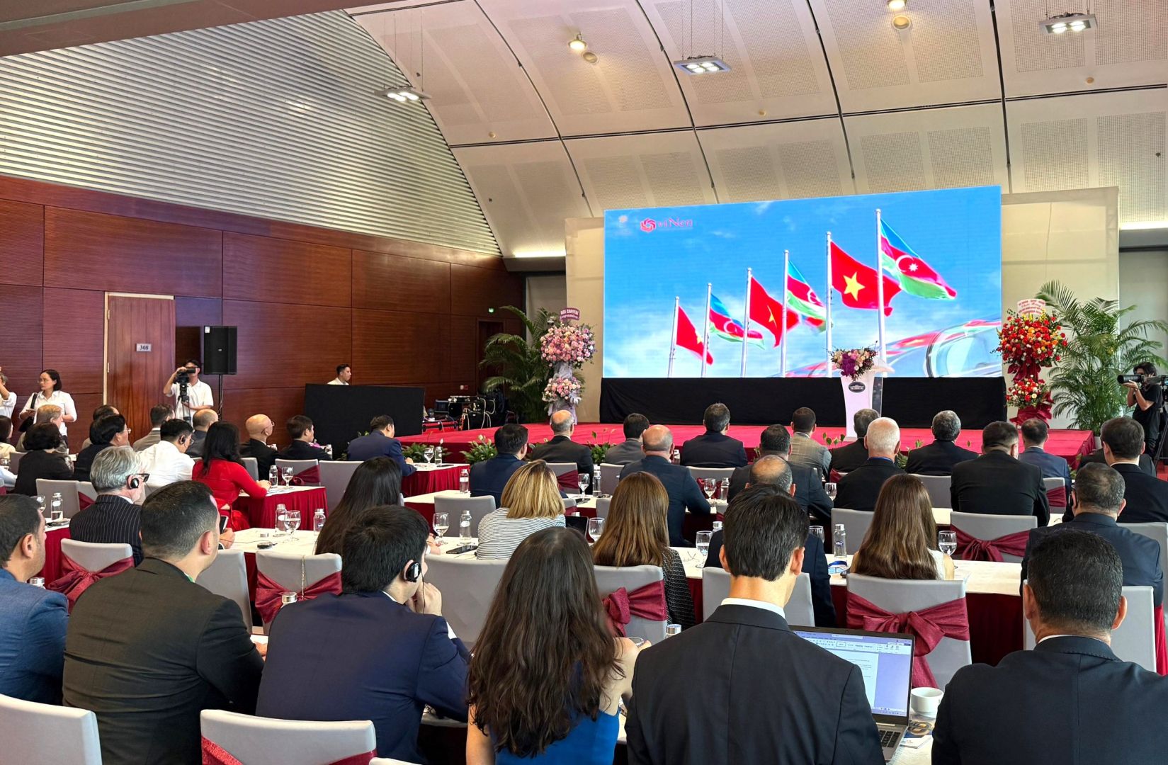 Vietnam-Azerbaijan Business Council holds first meeting in Hanoi