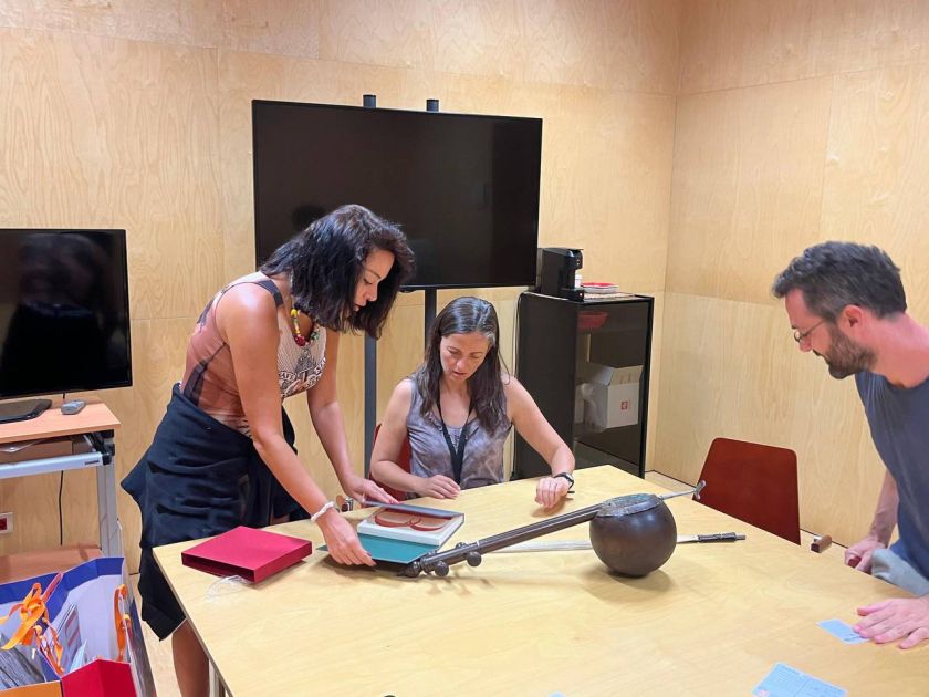 NARGIS Magazine presents Azerbaijani kamancha to Museu de la Música de Barcelona [PHOTOS]