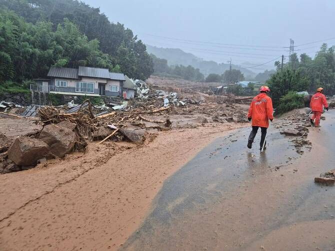 Heavy rains in South Korea leave 14 dead and 12 others missing
