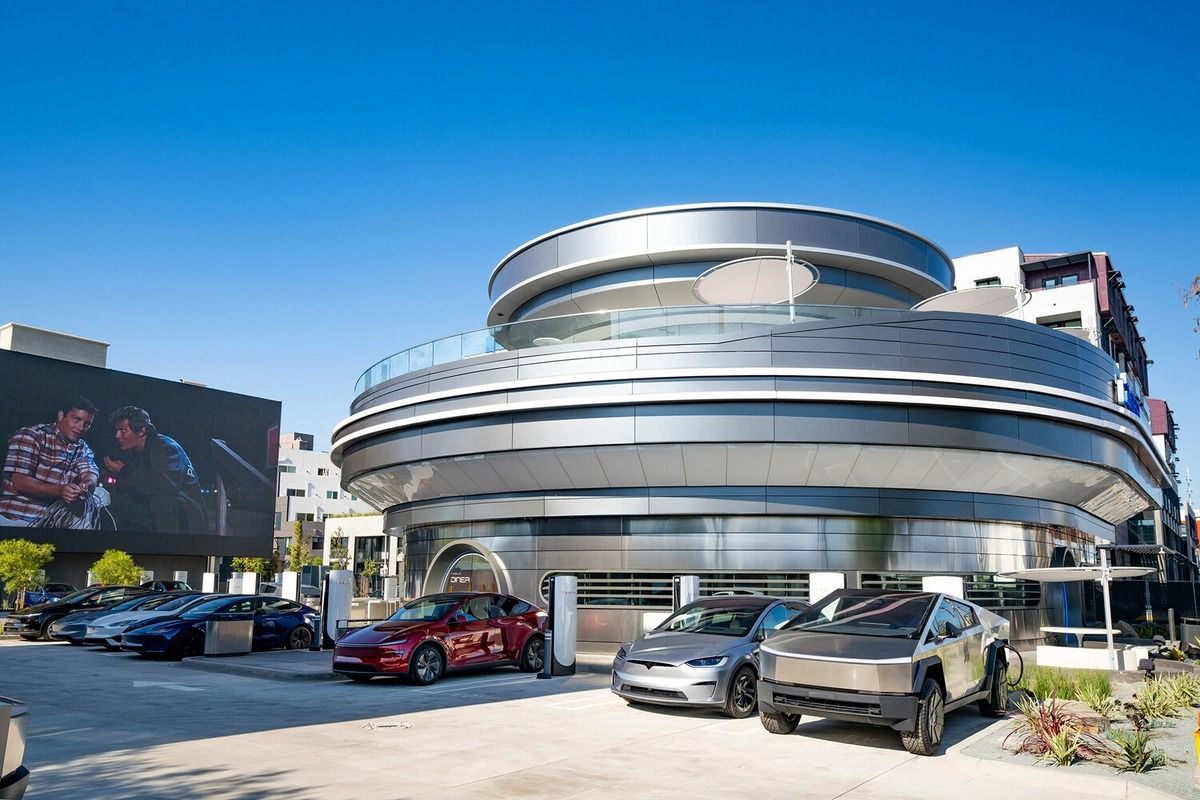 Elon Musk unveils plans for retro-inspired Tesla Diner Concept