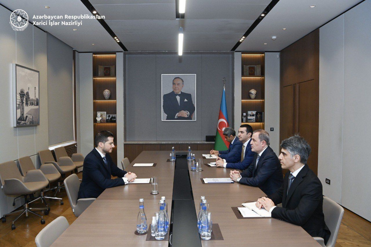 Azerbaijani FM receives Israeli ambassador as term ends