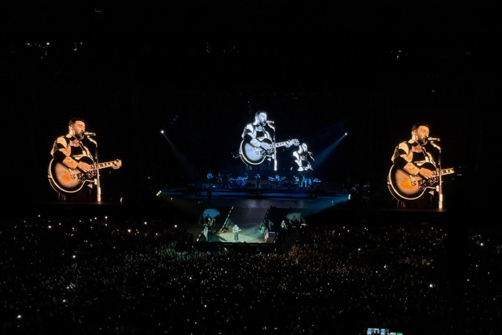 Justin Timberlake leaves his fans breathless with spectacular show [PHOTOS]