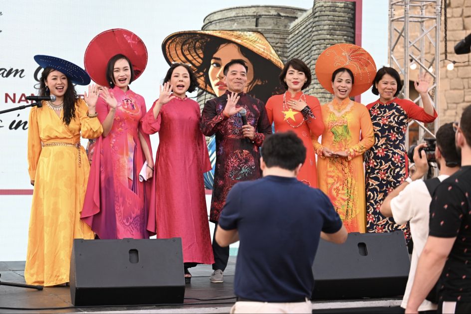 Baku, Hanoi celebrate friendship through special cultural program [PHOTOS]