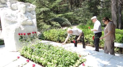 Tributes paid to legendary Azerbaijani conductor Niyazi on 41st anniversary of his passing [PHOTOS]