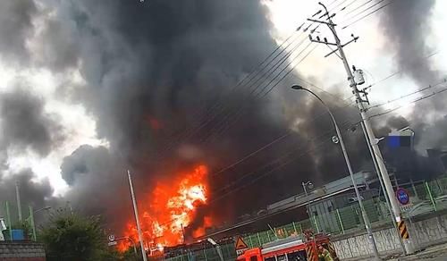 3 injured in cosmetic material factory explosion in southern city of Yeongcheon