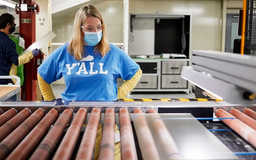 Apple shifts some production to USA
