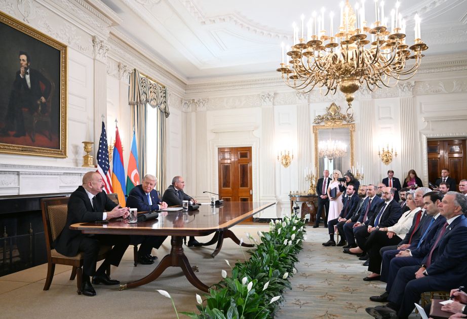 Prime Minister of Armenia Nikol Pashinyan makes press statement at the White House