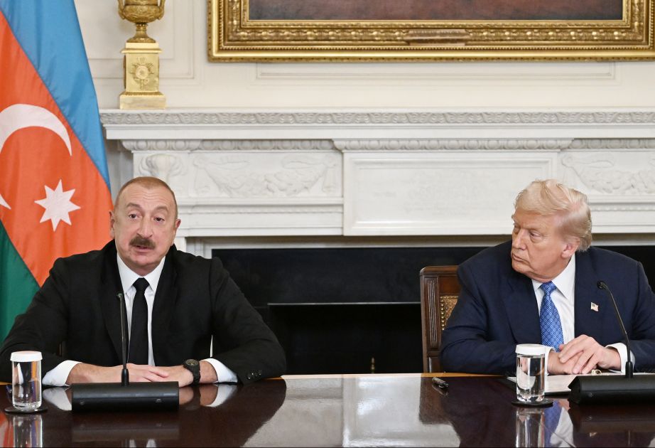 President Ilham Aliyev makes press statement at the White House [PHOTOS]