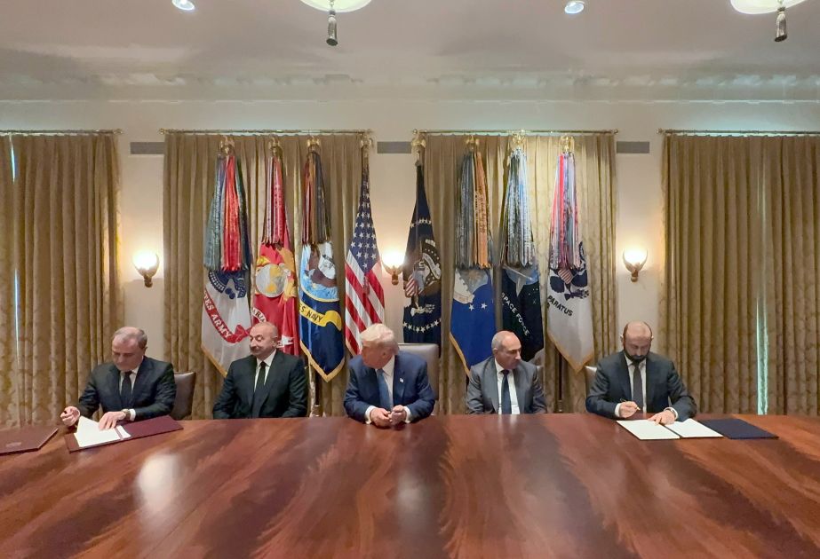 Azerbaijani, Armenian FMs initial peace agreement draft and sign joint appeal to OSCE Chairperson-in-Office
