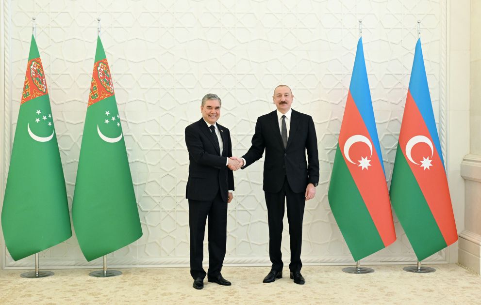 President Ilham Aliyev makes phone call to Gurbanguly Berdimuhamedov