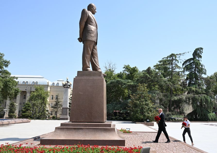 President Ilham Aliyev and First Lady Mehriban Aliyeva visit Ganja [PHOTOS]