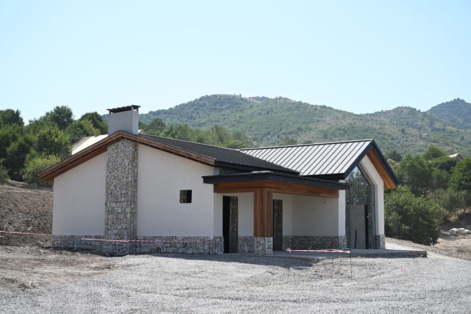 Slider Image 1