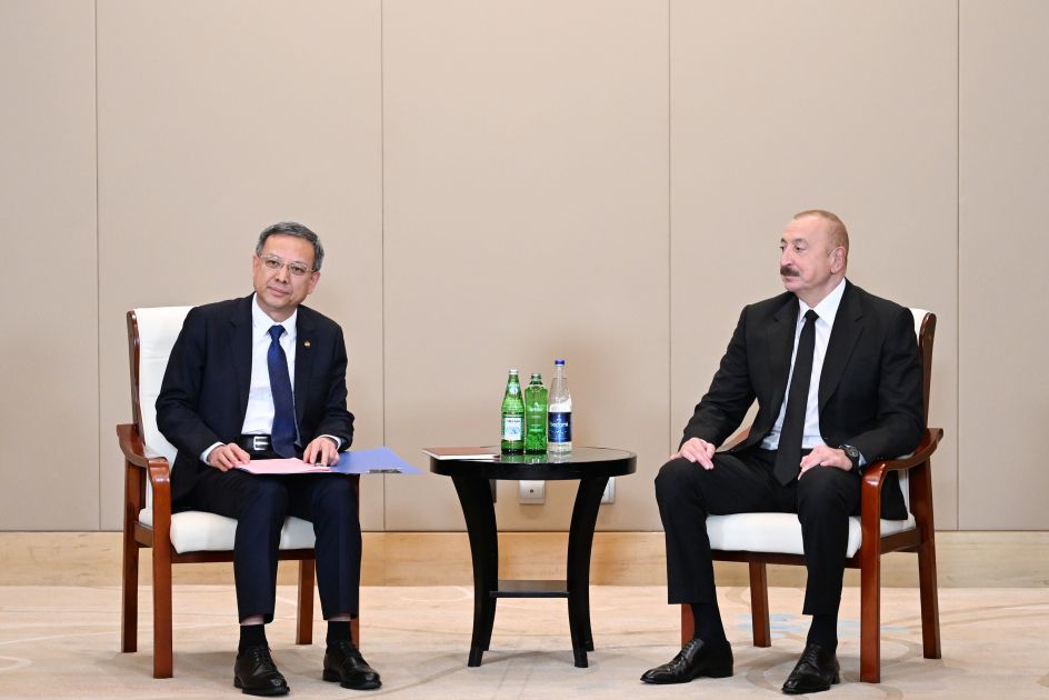 President Ilham Aliyev meets with Acting Head of China Energy Engineering Corporation Limited Ni Zhen in Tianjin [PHOTOS/VIDEO]