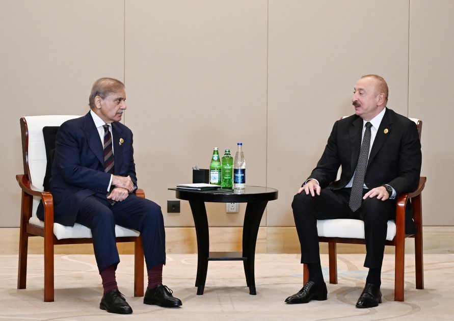 Azerbaijani President Ilham Aliyev meets with Pakistan's Prime Minister in Tianjin [PHOTOS/VIDEO]