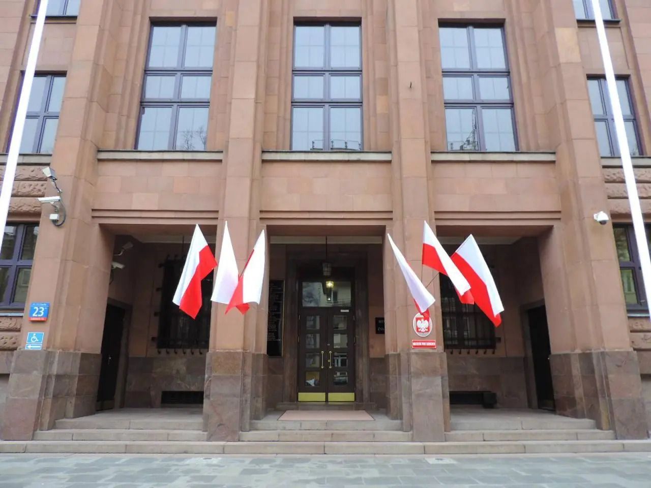 Poland urges citizens to leave Belarus immediately