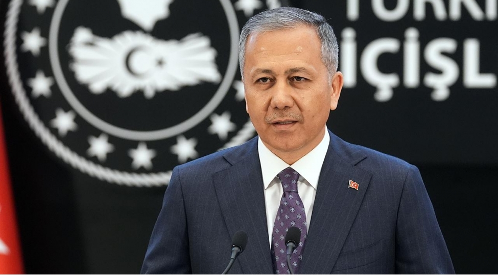 Turkish minister says Syrian refugees actively returning home