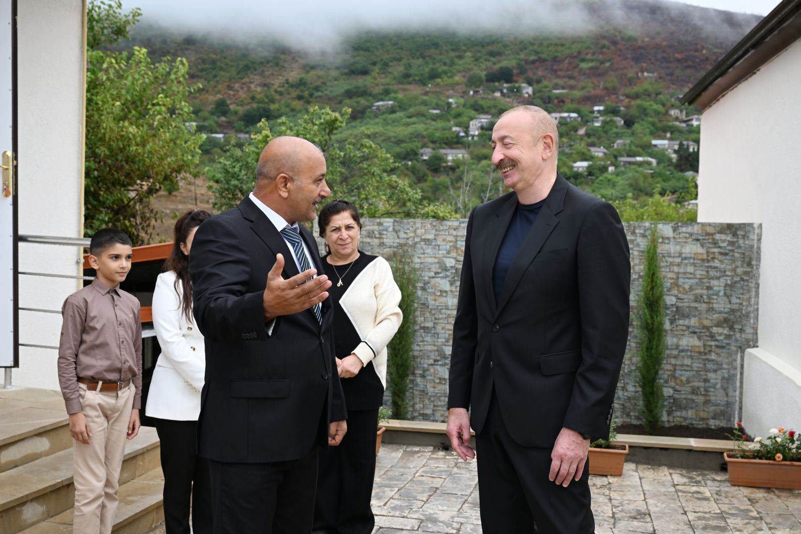 President Ilham Aliyev visits Sos village in Khojavand district [PHOTOS]