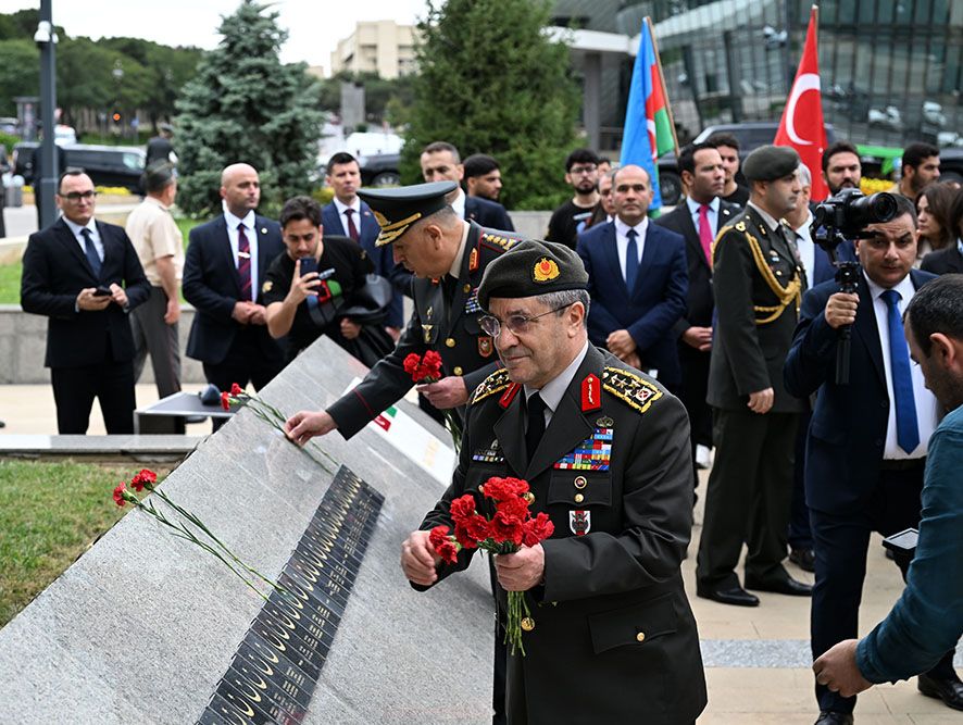 Chief of Turkish General Staff visits Azerbaijan on Baku liberation anniversary [PHOTOS/VIDEO]