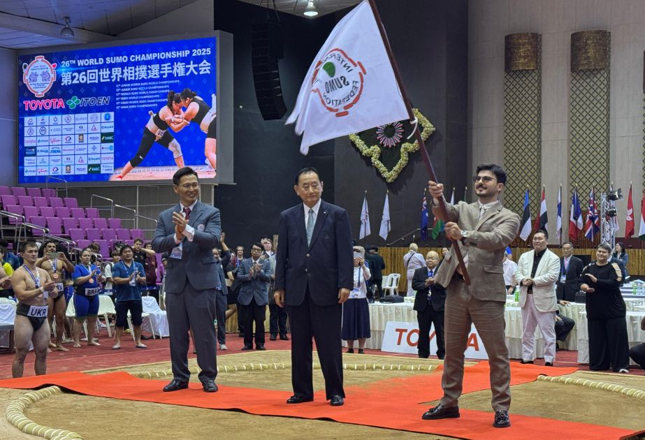 Azerbaijan receives official flag of Sumo World Championship