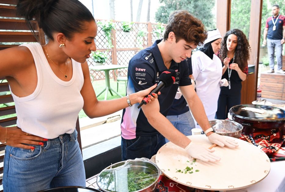 Formula 1 pilots prepare qutab in Baku [PHOTOS]