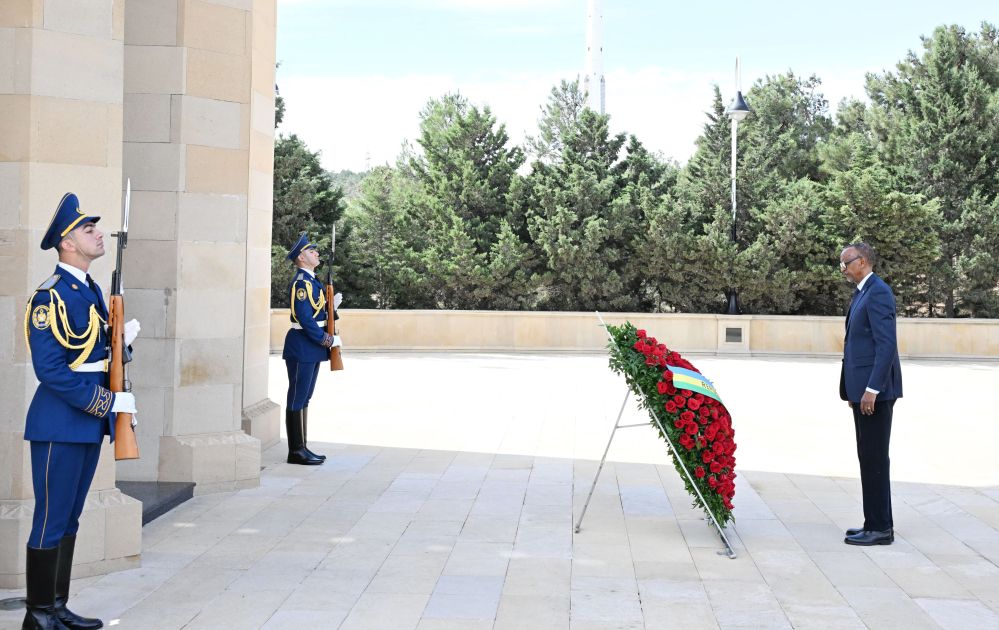 President of Rwanda Paul Kagame pays tribute to Azerbaijani martyrs in Baku