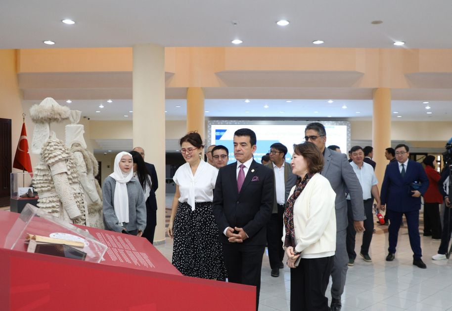 ICESCO's Director-General meets with students in Turkistan [PHOTOS]
