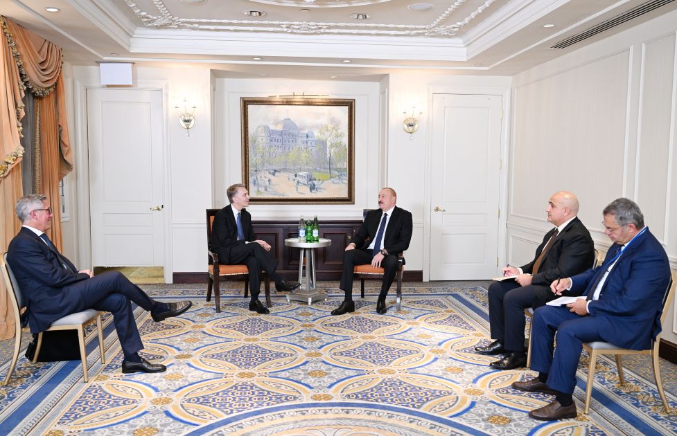 President Ilham Aliyev meets Brookfield Asset Management CEO in New York [PHOTOS]