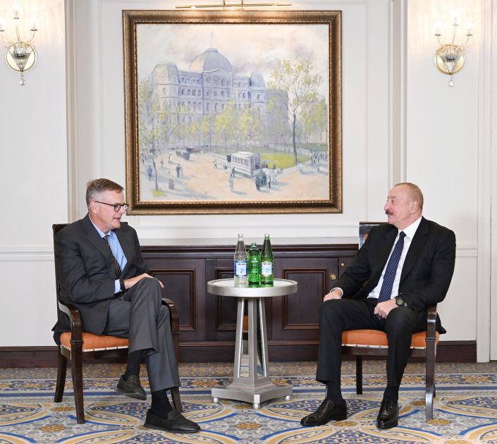 President Ilham Aliyev meets Chairman and CEO of Neuberger Berman in New York [PHOTOS]