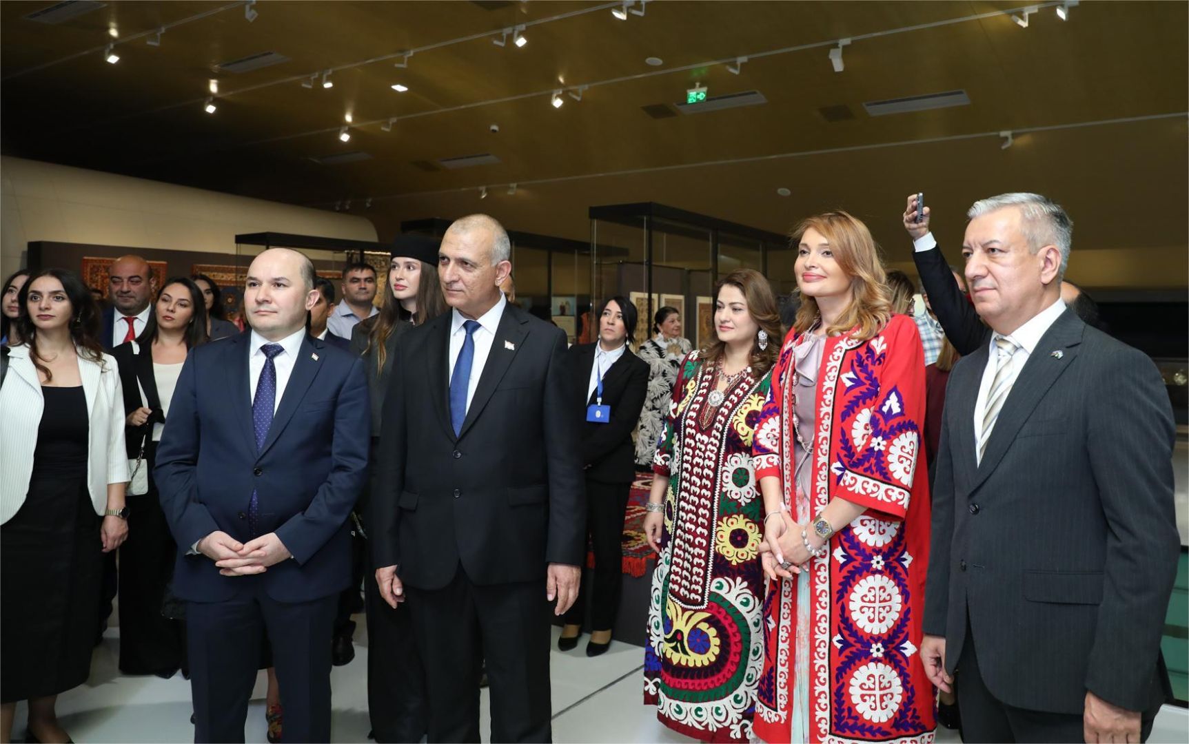 National Carpet Museum opens  "World of Tajik Embroidery" exhibition [PHOTOS]